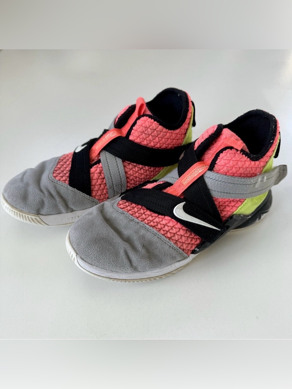 Nike Youth Size 2.5 LeBron Soldier 12 'Hot Lava' Sneakers A02910-800 Shoes